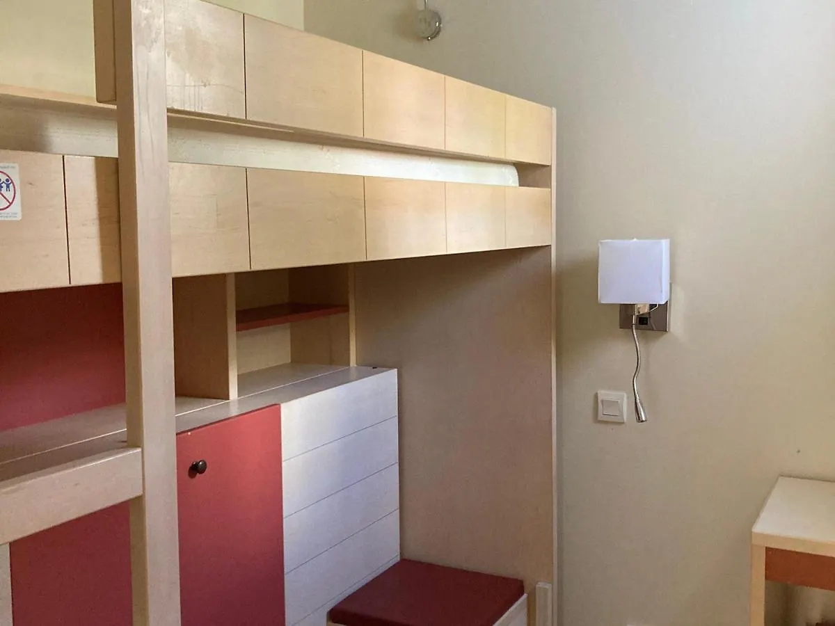 Apartment Appartement 3 Pieces Avec Terrasse, Piscine Et Parking A Saint-Raphael - Fr-1-504-606