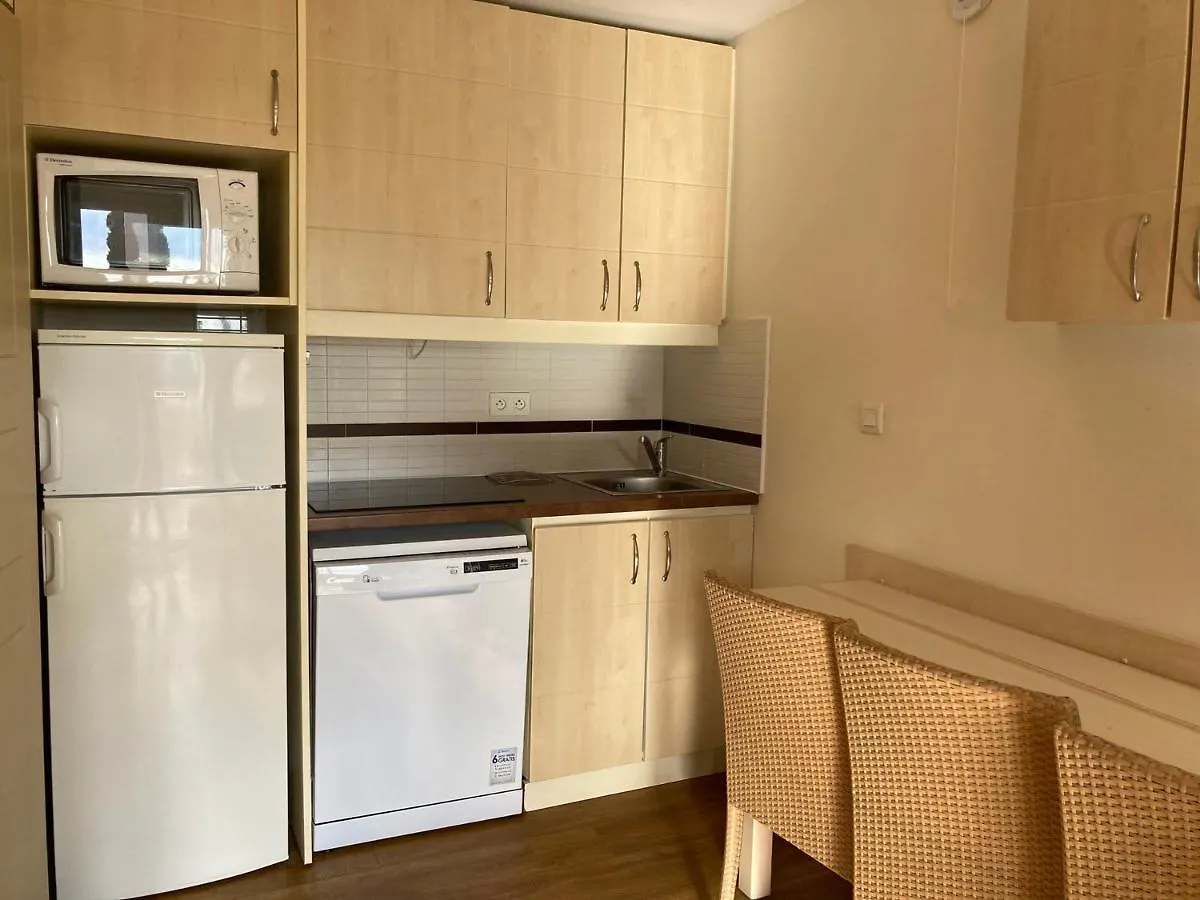 Appartement 3 Pieces Avec Terrasse, Piscine Et Parking A Saint-Raphael - Fr-1-504-606 0*, Saint-Raphael (Var)